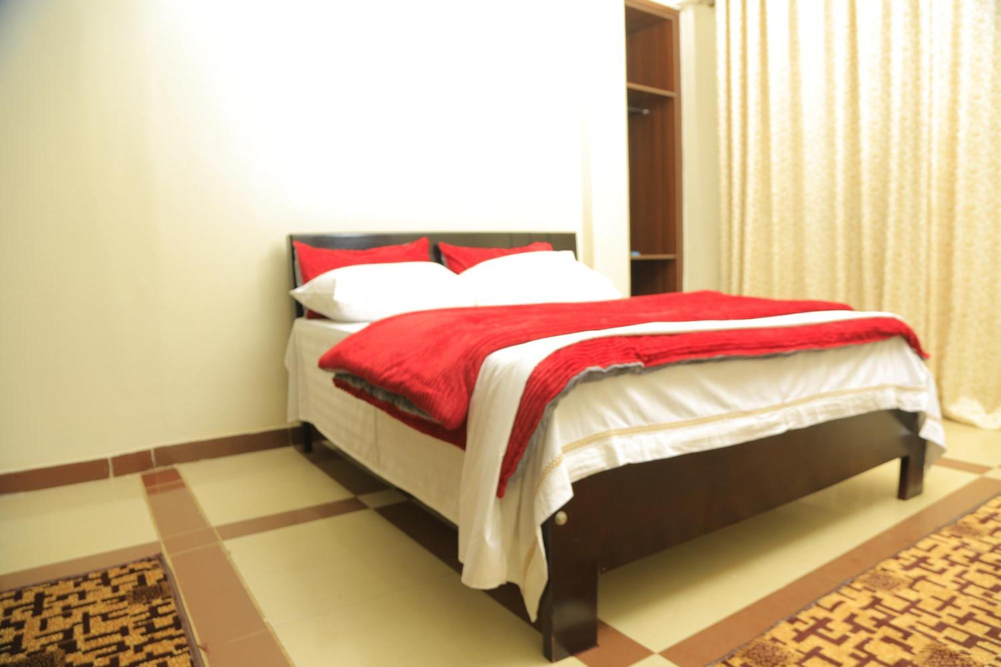 Airport Hotel Entebbe Buitenkant foto
